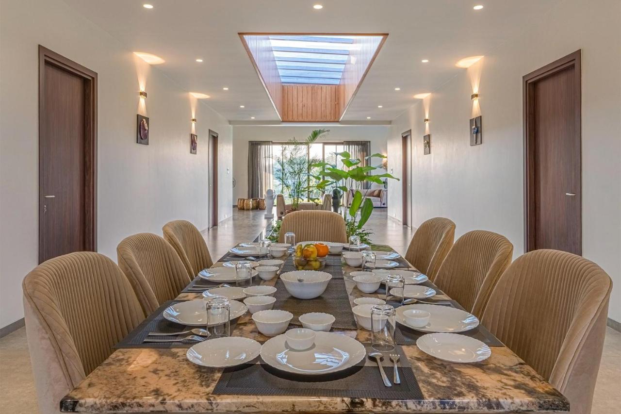 Stayvista'S Le Bon Horizon - Hillside Elegance With Chic Interiors, Poolside Serenity & Picturesque Gazebo - Proximity To Sula Nashik Zewnętrze zdjęcie