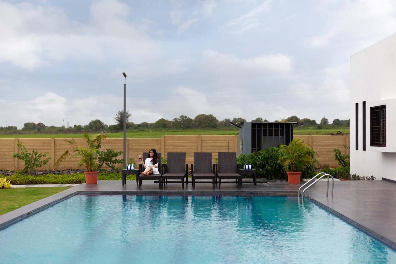 Stayvista'S Le Bon Horizon - Hillside Elegance With Chic Interiors, Poolside Serenity & Picturesque Gazebo - Proximity To Sula Nashik Zewnętrze zdjęcie