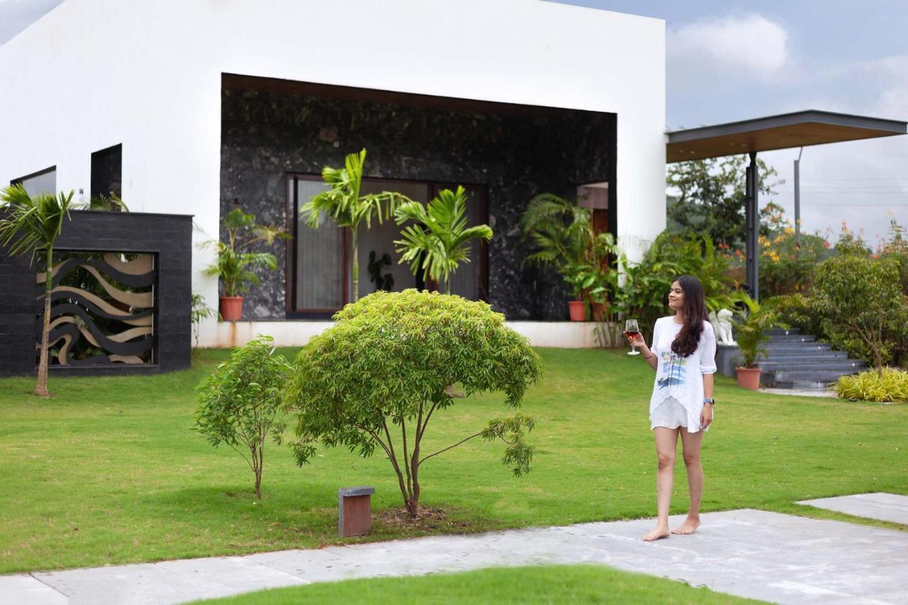 Stayvista'S Le Bon Horizon - Hillside Elegance With Chic Interiors, Poolside Serenity & Picturesque Gazebo - Proximity To Sula Nashik Zewnętrze zdjęcie