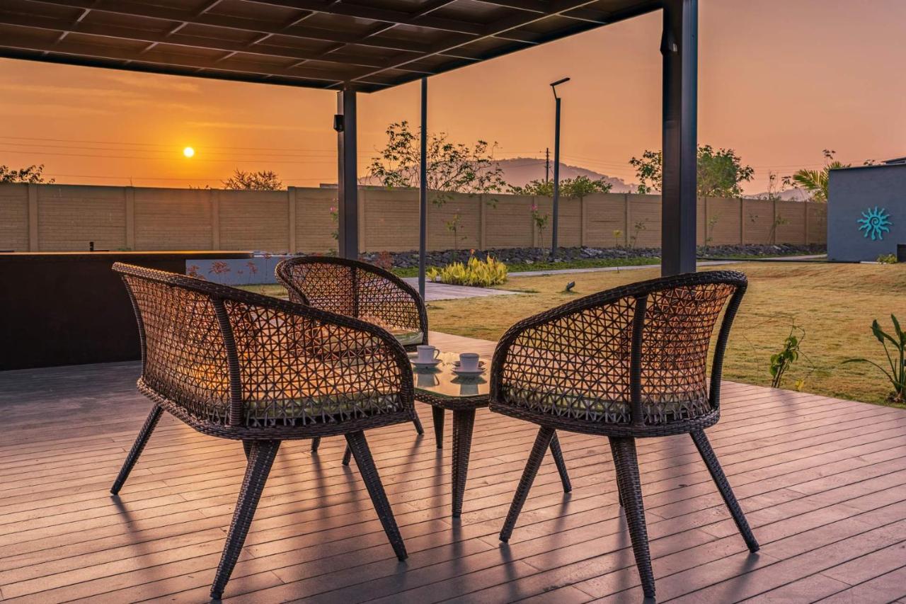 Stayvista'S Le Bon Horizon - Hillside Elegance With Chic Interiors, Poolside Serenity & Picturesque Gazebo - Proximity To Sula Nashik Zewnętrze zdjęcie