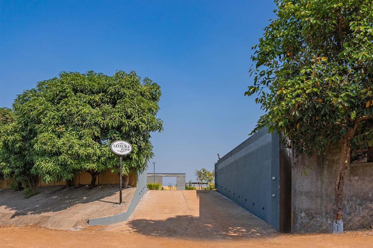 Stayvista'S Le Bon Horizon - Hillside Elegance With Chic Interiors, Poolside Serenity & Picturesque Gazebo - Proximity To Sula Nashik Zewnętrze zdjęcie
