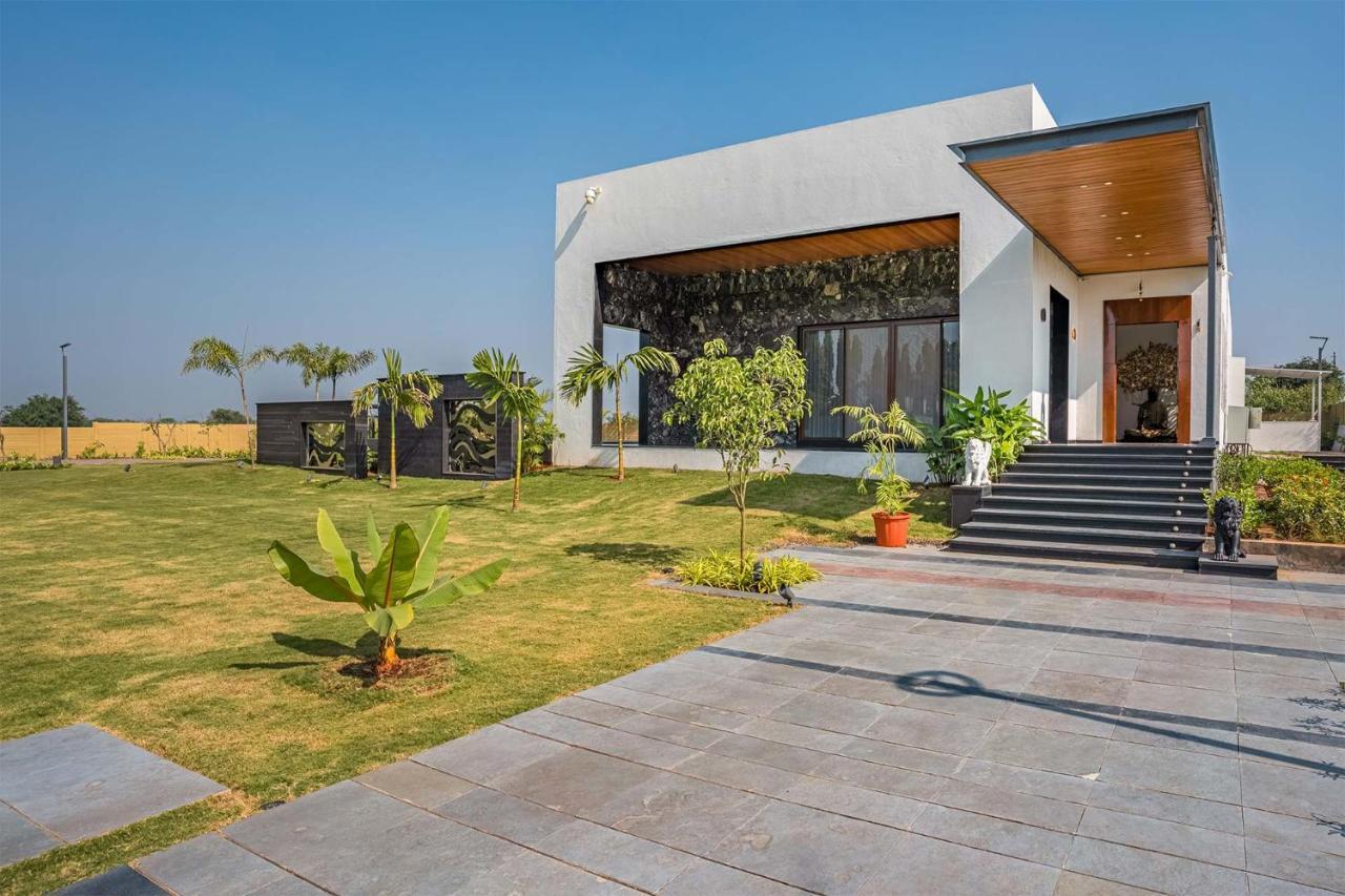 Stayvista'S Le Bon Horizon - Hillside Elegance With Chic Interiors, Poolside Serenity & Picturesque Gazebo - Proximity To Sula Nashik Zewnętrze zdjęcie