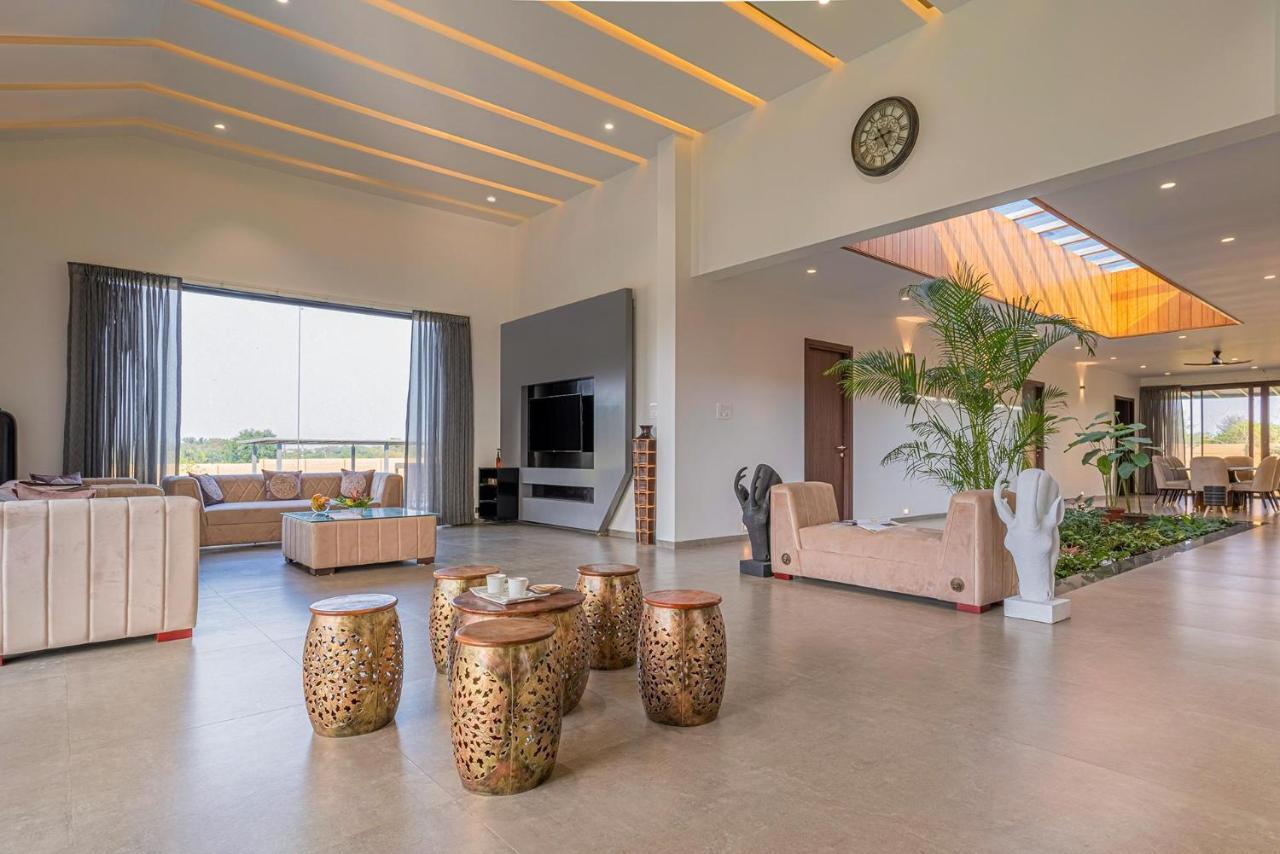 Stayvista'S Le Bon Horizon - Hillside Elegance With Chic Interiors, Poolside Serenity & Picturesque Gazebo - Proximity To Sula Nashik Zewnętrze zdjęcie