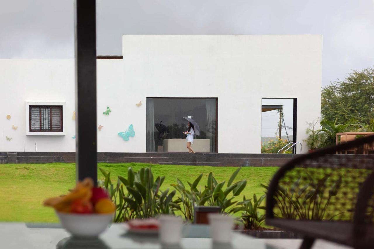 Stayvista'S Le Bon Horizon - Hillside Elegance With Chic Interiors, Poolside Serenity & Picturesque Gazebo - Proximity To Sula Nashik Zewnętrze zdjęcie