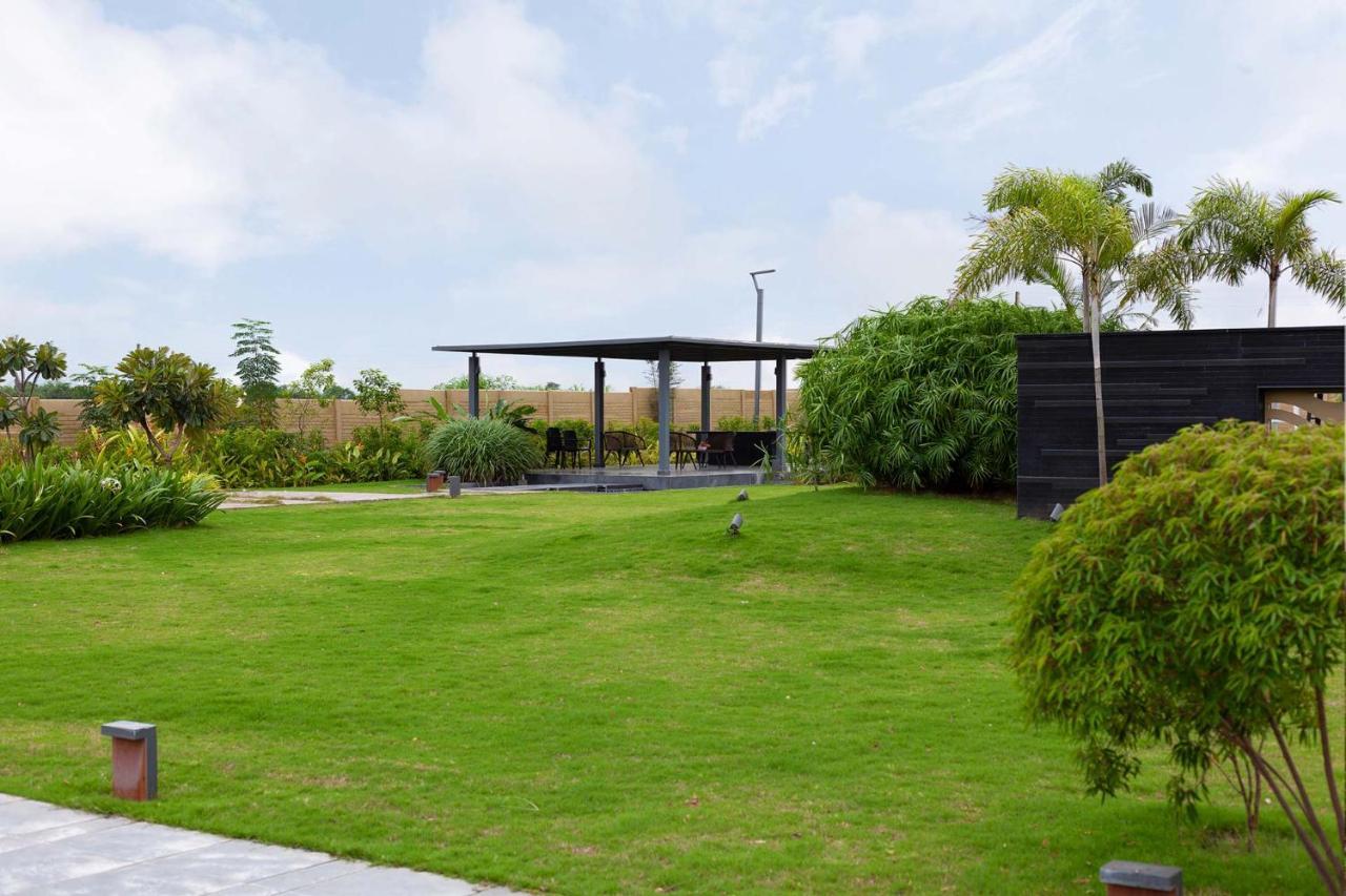 Stayvista'S Le Bon Horizon - Hillside Elegance With Chic Interiors, Poolside Serenity & Picturesque Gazebo - Proximity To Sula Nashik Zewnętrze zdjęcie