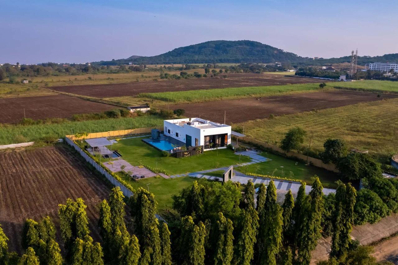 Stayvista'S Le Bon Horizon - Hillside Elegance With Chic Interiors, Poolside Serenity & Picturesque Gazebo - Proximity To Sula Nashik Zewnętrze zdjęcie